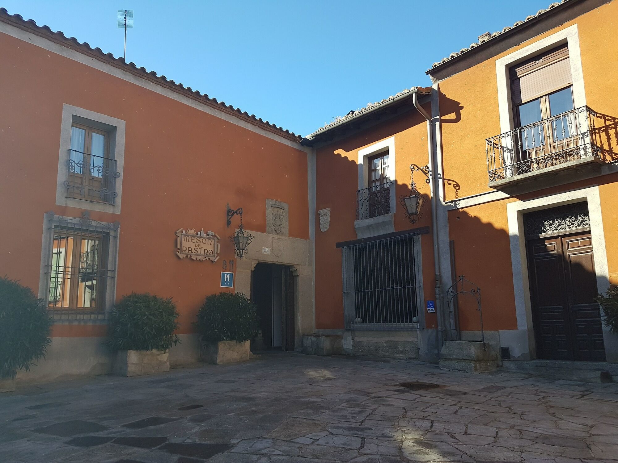 Hostal El Rastro Ávila Exterior photo
